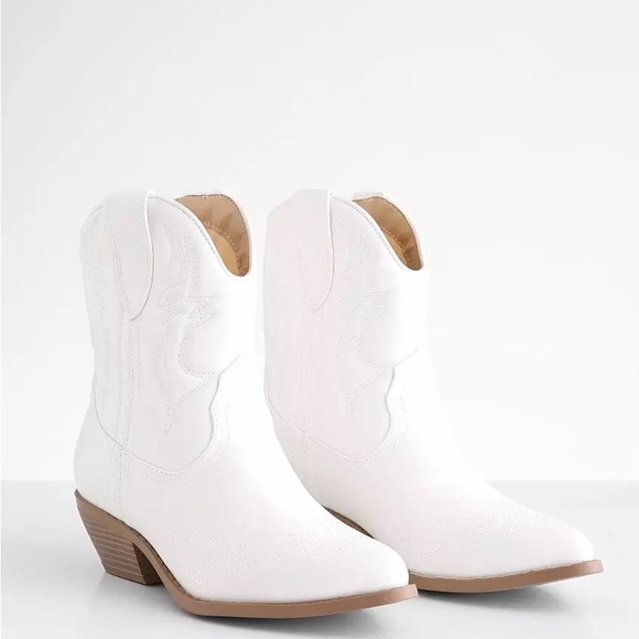 Western Ankle Bootie - Picture 4 of 9